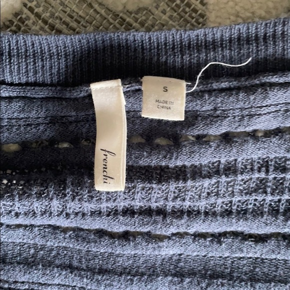 Flowy knit sweater top - Picture 2 of 2